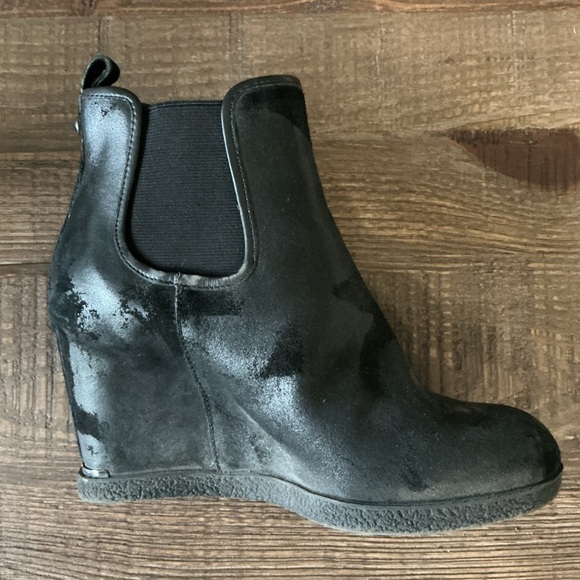 Donald J. Pliner Shoes - Donald J. Pilner Dillion Black Distressed Ankle Wedge Boots Size 6.5